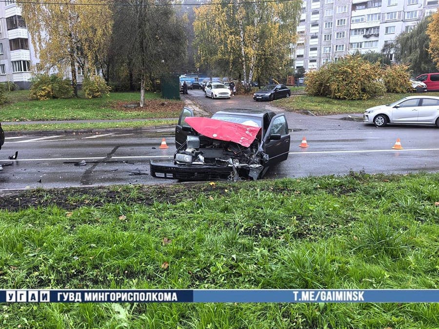 Две легковушки столкнулись на ул. Герасименко в Минске