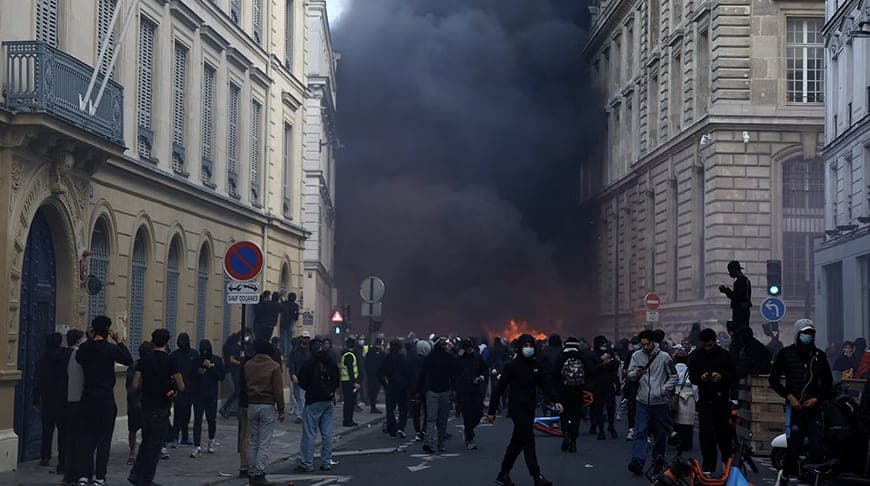 Manifestations de masse, pogroms, vandalisme : plus de 2 000 personnes détenues en France