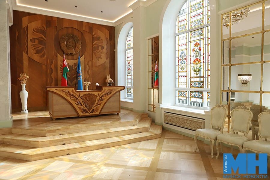 Chandeliers, stained glass and oak parquet: how the Palace of Civil Rites was transformed