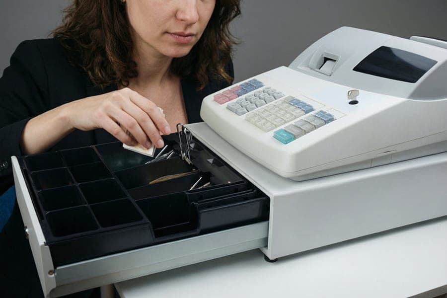 In Minsk, the laboratory administrator stole the proceeds to pay off the debt