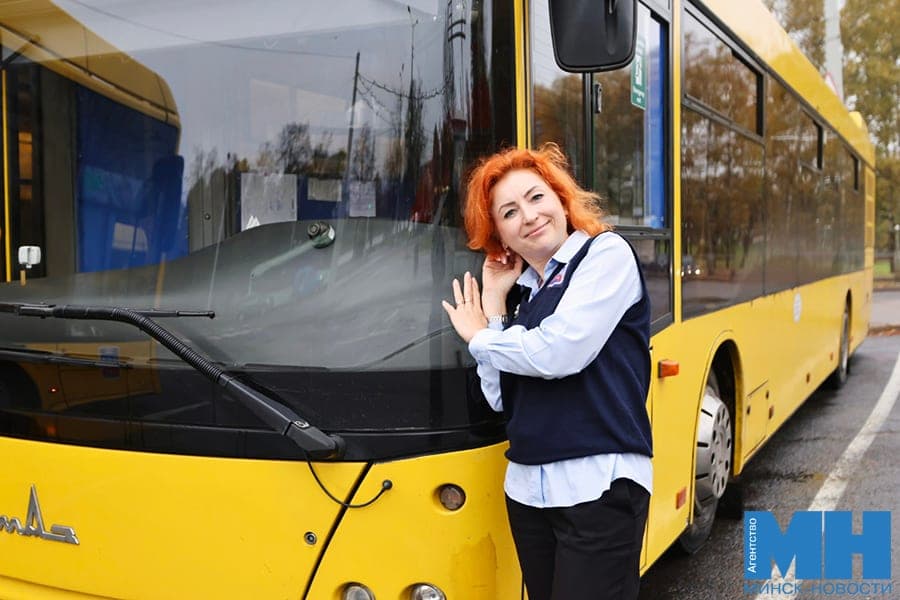 Girl driver of the capital bus: the longer the flight, the more imperceptible the time passes