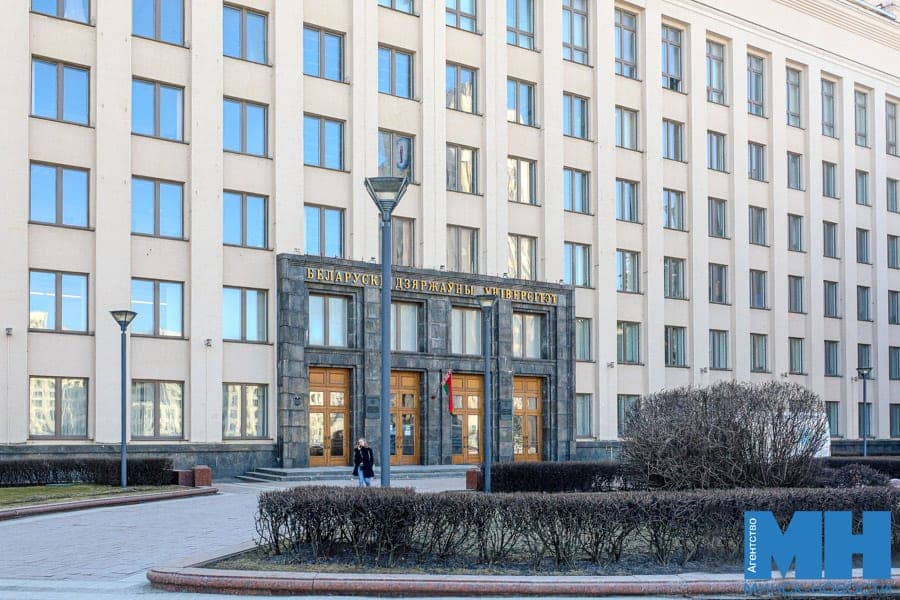 Президент Беларуси поздравил коллективы и студентов БГУ и БГМУ со 105-летием вузов