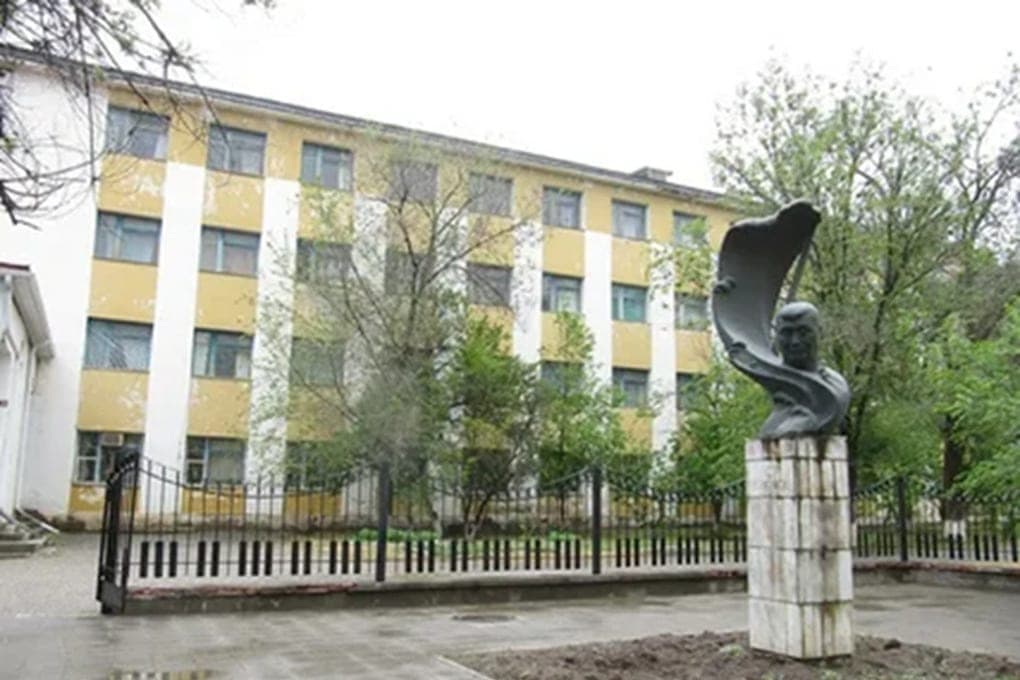 Школьники Элисты получили билет в творческое будущее