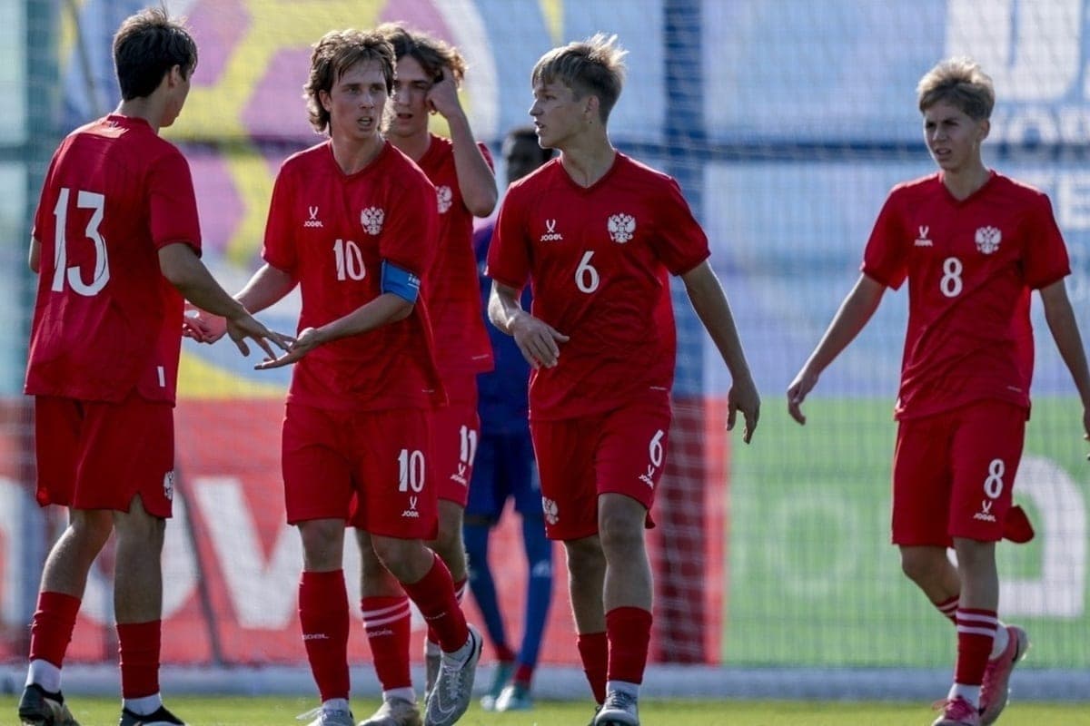 Russische Nationalmannschaft erzielte 12 Tore in einem Spiel beim FIFA-Fußballfestival