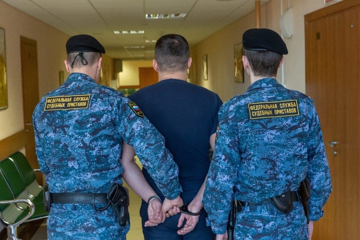 (كوبتشينو) المقيم يدين لابنه 568 ألف نفق والآن يجلس لمدة 5 سنوات