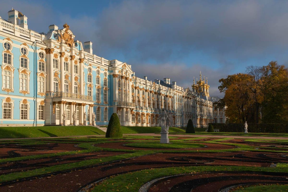 “They can’t even wash properly.” The American came to Russia to teach Russian life. But after a trip to Tsarskoe Selo, she had nothing to say