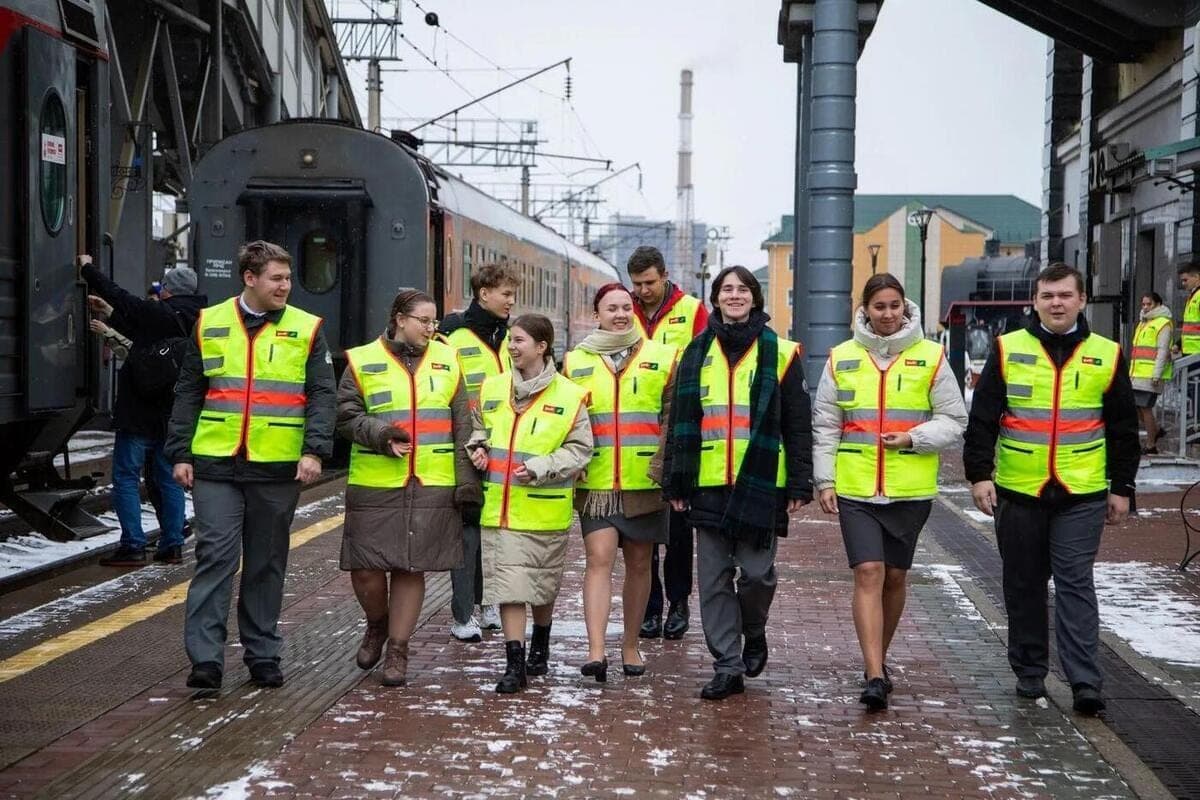 The staff of two stations in Khakassia was replenished by young railway workers
