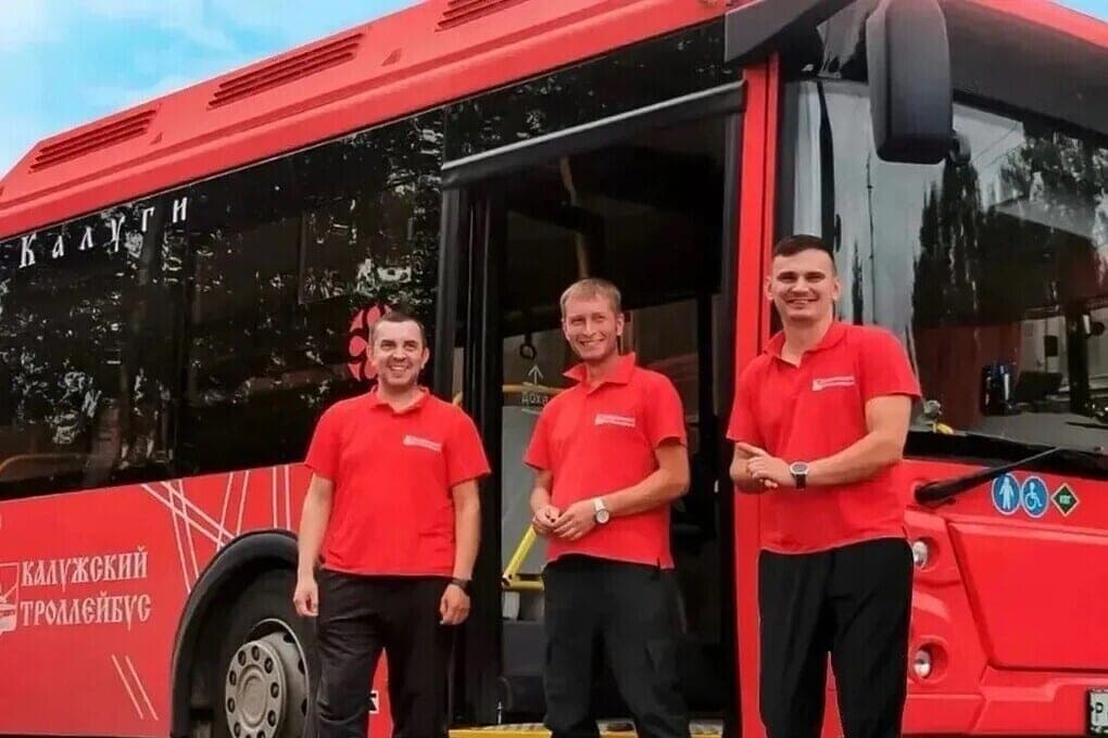 Le gouverneur Kaluga a félicité les travailleurs des transports