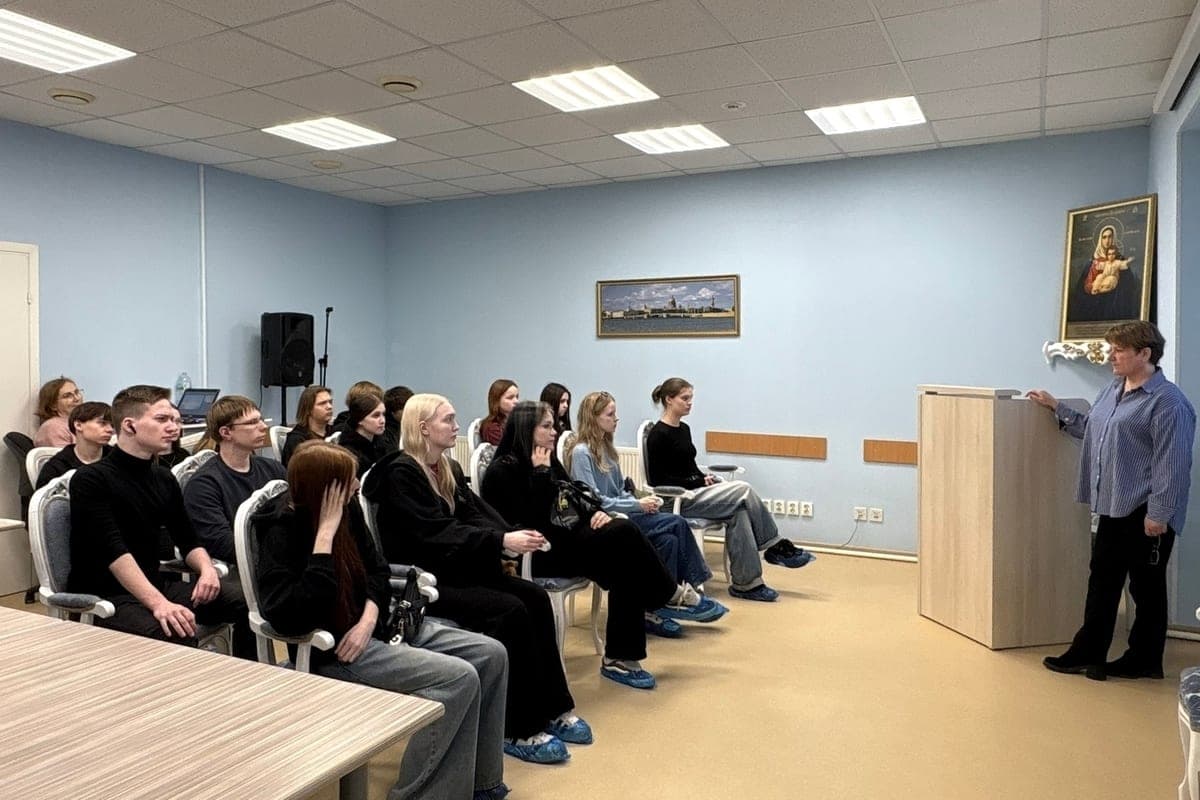 Специалисты #КЦСОН_Карелии провели обзорную экскурсию для студентов Петрозаводского архитектурно-строительного техникума