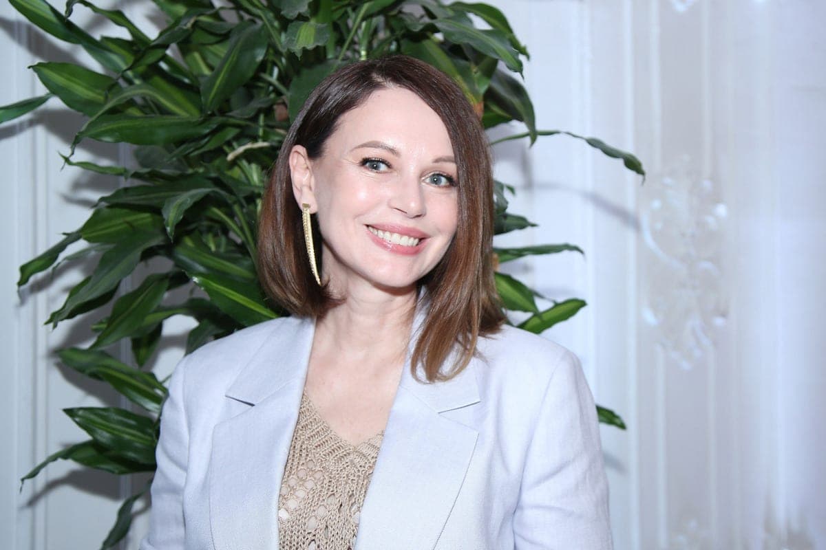 Bezrukova took the stage after the fracture