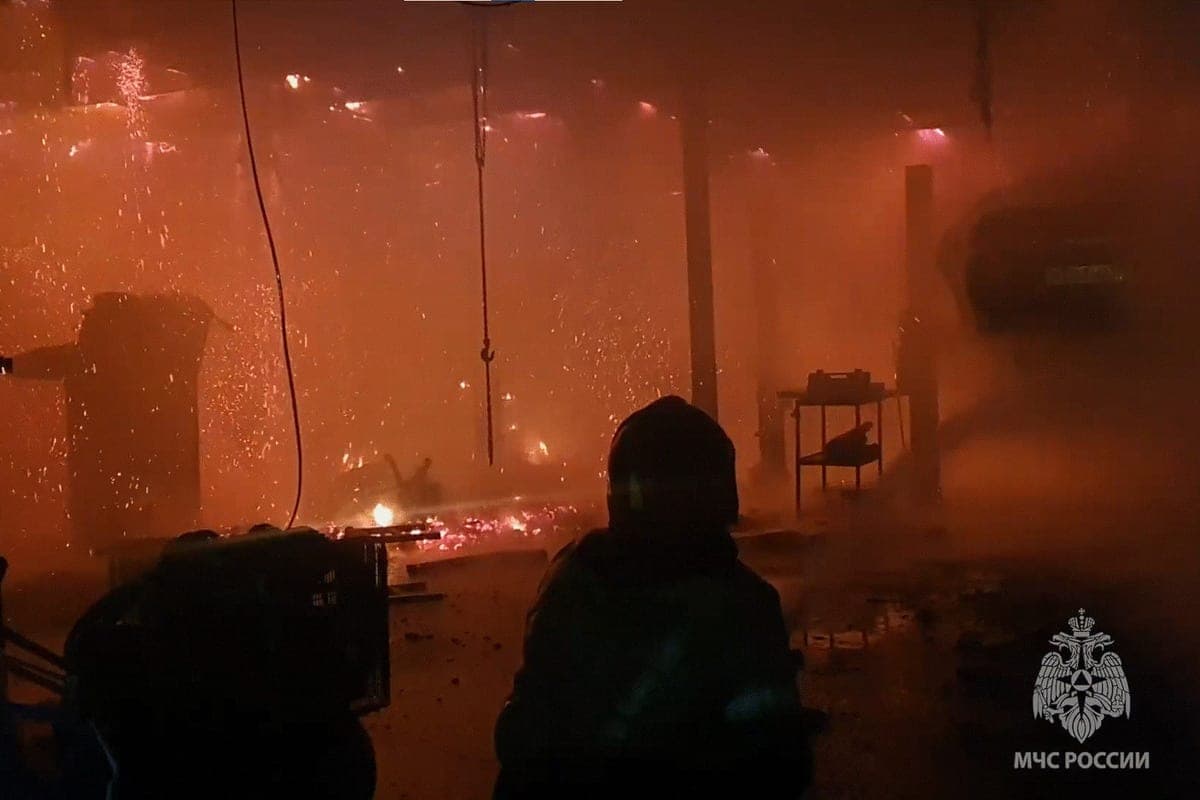 A man died during a fire in a car service in the Khakass village