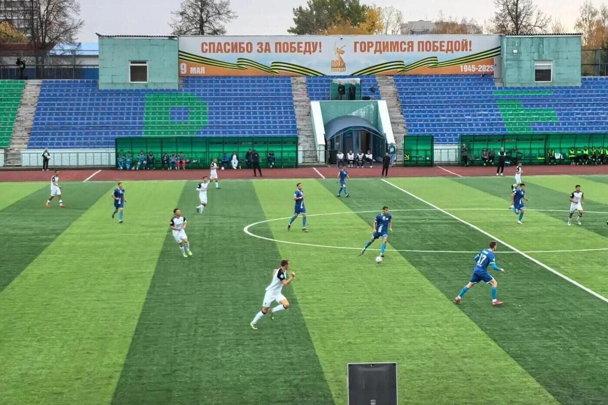 Les footballeurs du FC Eagle dans un tirage au sort joué avec Penza Zenit