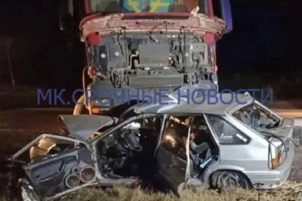 Deadly crash under Silver Ponds: three teenagers killed in collision with truck