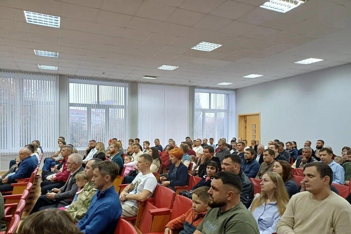 In the administration of Kursk held a festive concert “High title – father”