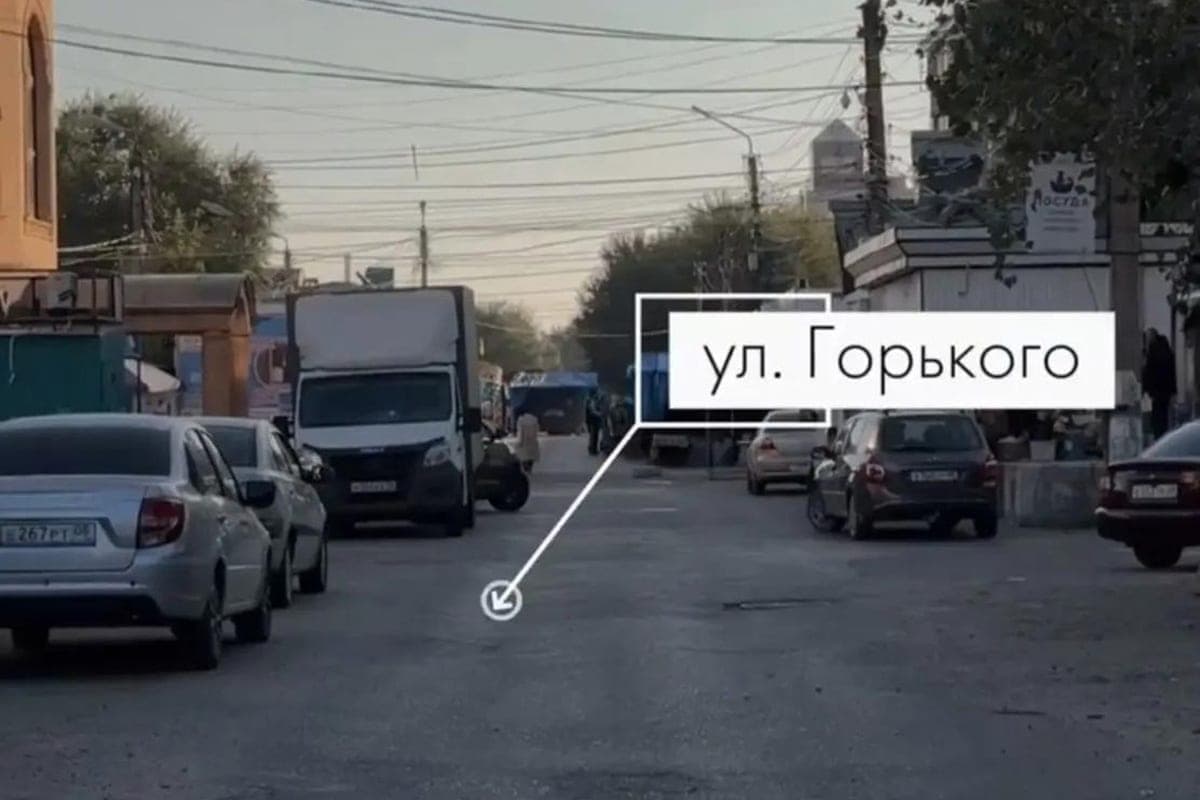 In the center of Elista repair roads
