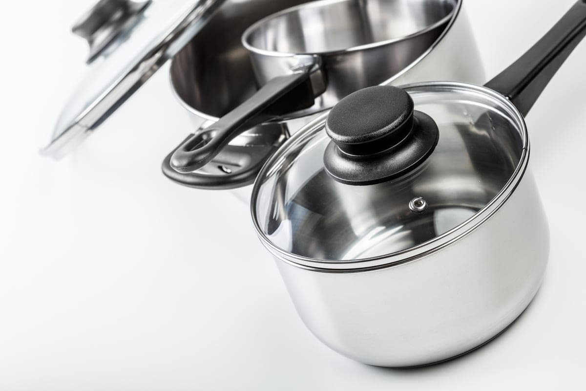 Resident Gus-Khrystalny drunk took metal dishes from someone else’s work