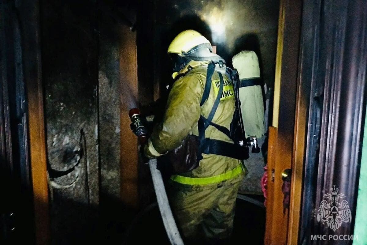 Троих детей спасли на пожаре на юго-западе Москвы