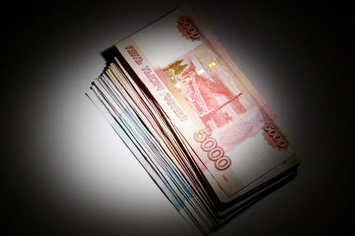 The director of the company in Koryazhma did not pay the cashier more than 800 thousand rubles
