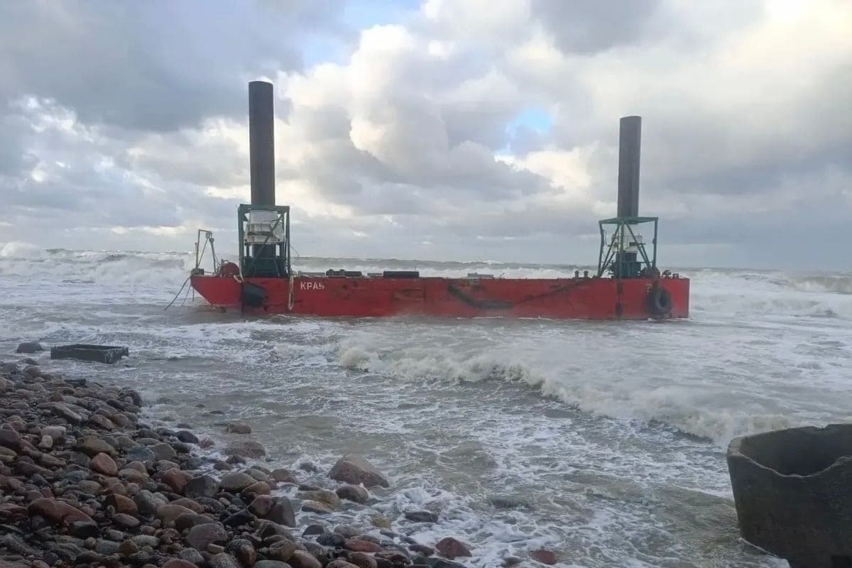 In the Baltic sea near Svetlogorsk sank platform after the storm