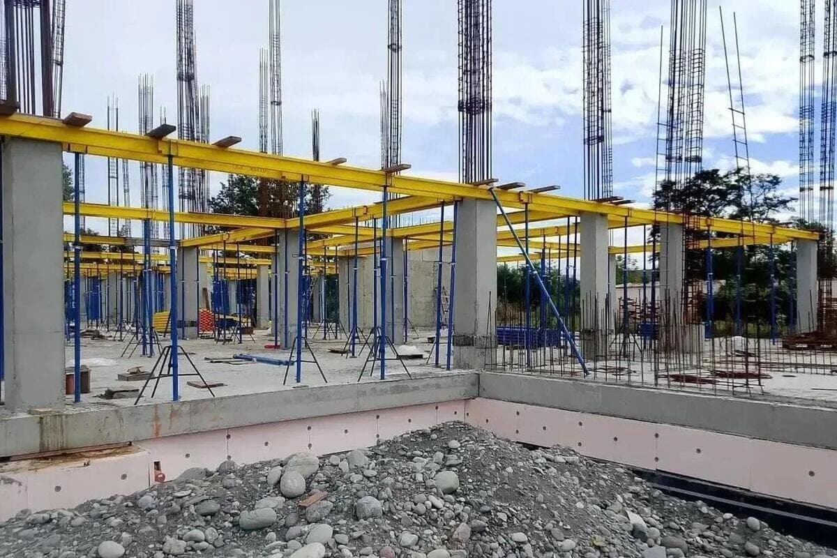 In the village of Chermen in North Ossetia build a new school for 200 places