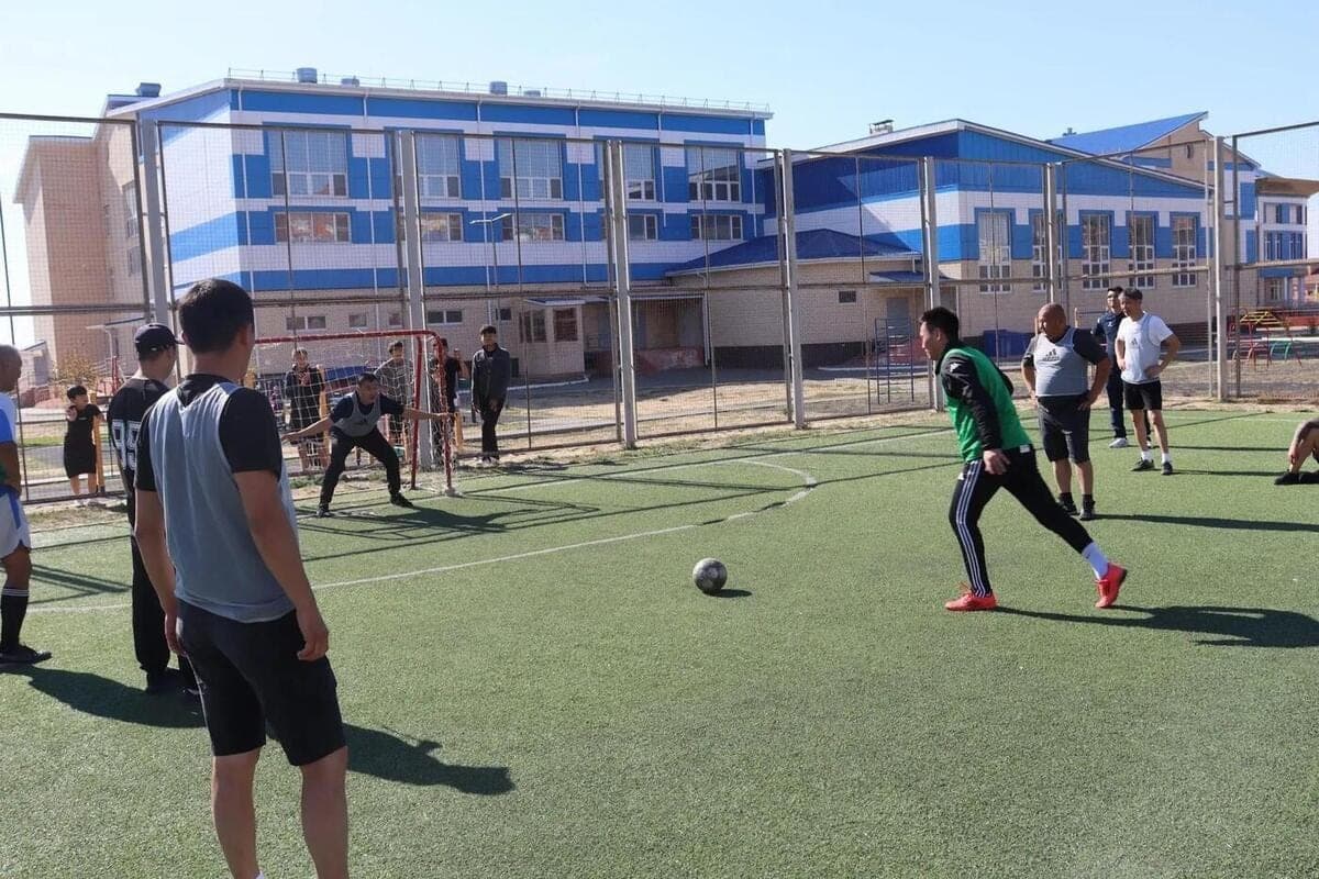 In Kalmykia, the fathers of schoolchildren fought on a football field