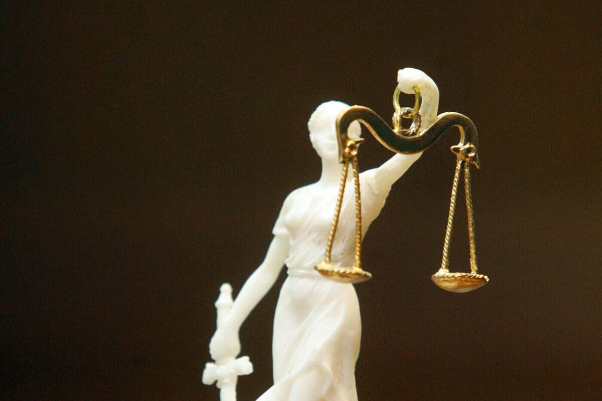 Блогера Золо оштрафовали за демонстрацию запрещенной символики