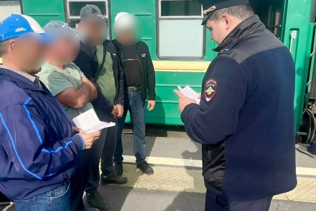 В аэропорту Астрахани задержали иностранца из федерального розыска