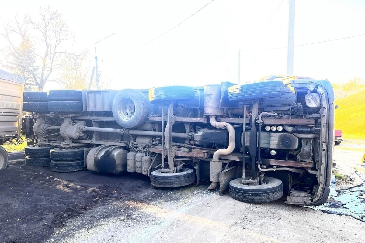 In the Orel region in the accident injured the driver of the truck