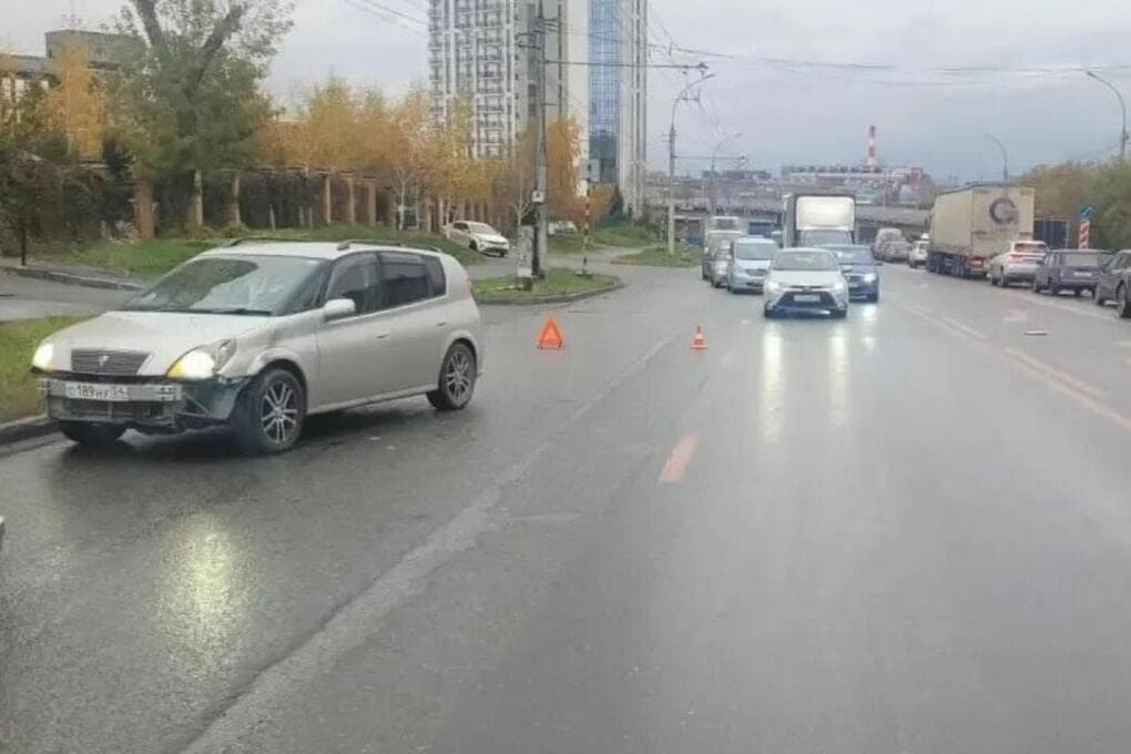 In Novosibirsk hit by a car girl ran away before the arrival of the ambulance