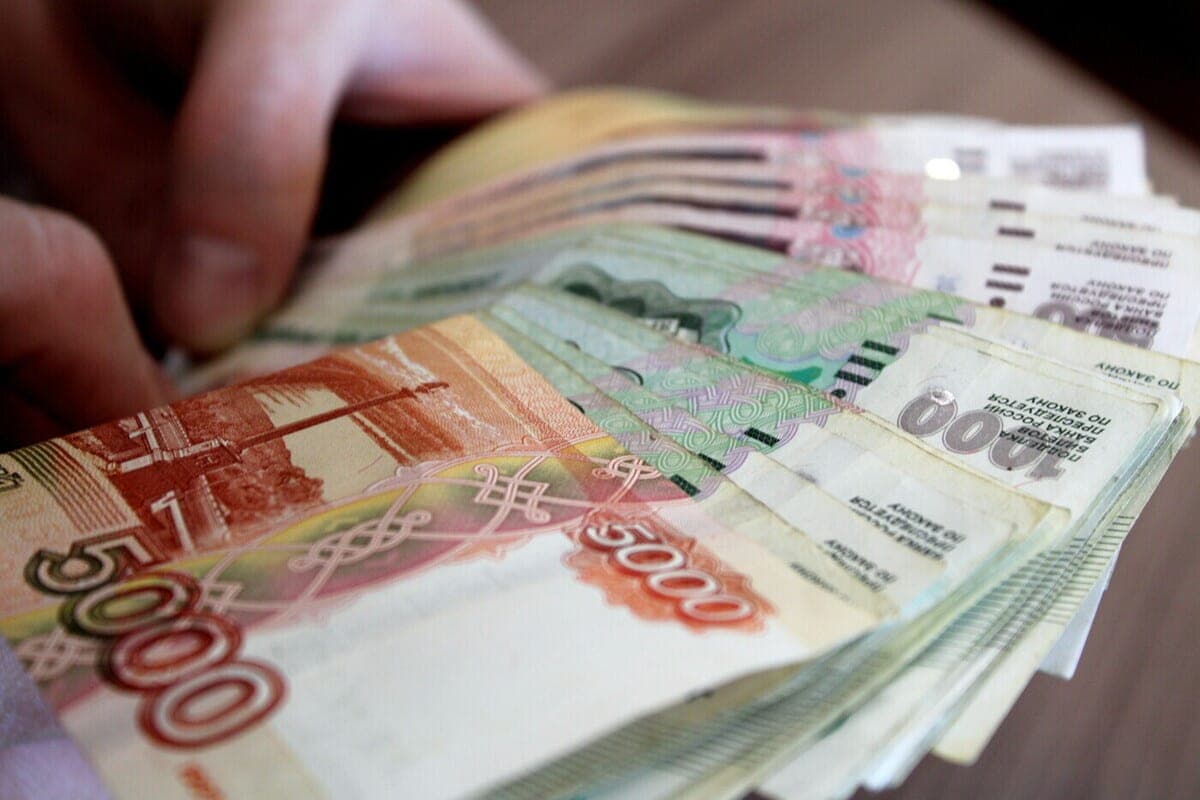 В Лысьве суд защитил трудовые права работника: с работодателя взыскали более 566 тысяч рублей из за долгов по зарплате