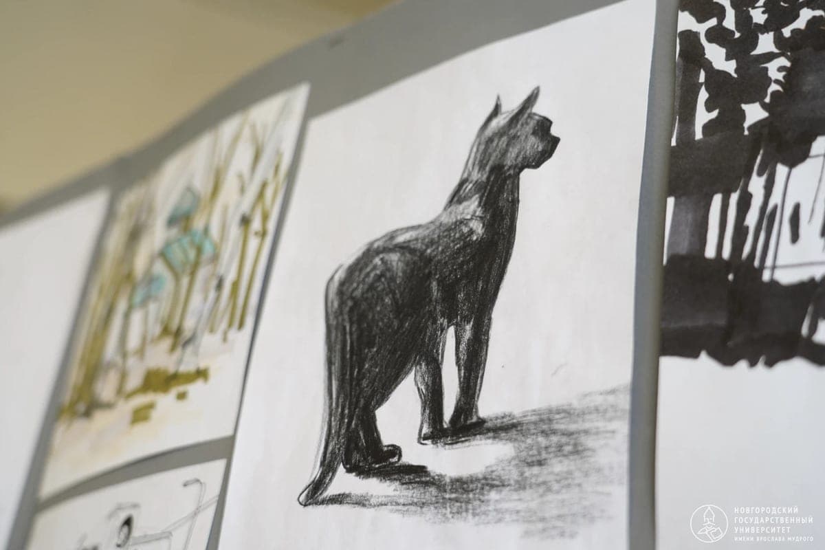 The furry model at the Znamensky Cathedral became the star of the student exhibition in NovSU