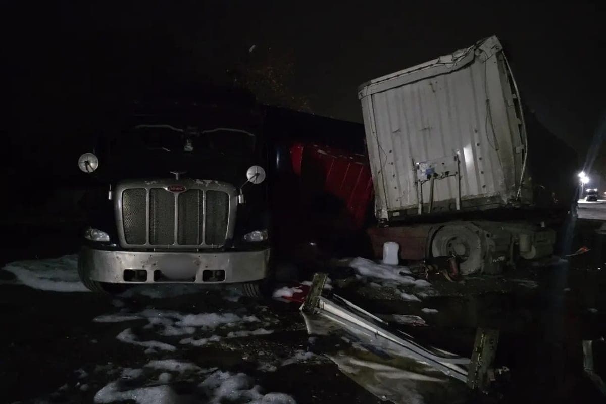 On the highway M-10 in the Novgorod district faced three trucks with semi-trailers