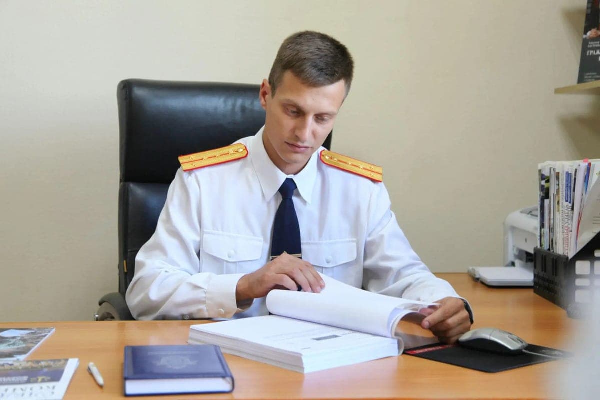 Начальника регистрационно‑экзаменационного отдела ГАИ в Твери подозревают во взятке
