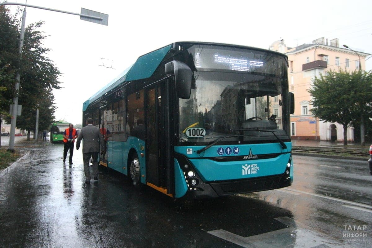 In Kasan nach dem Spiel "Rubin" mit "Dynamo" wird der Transport serviert