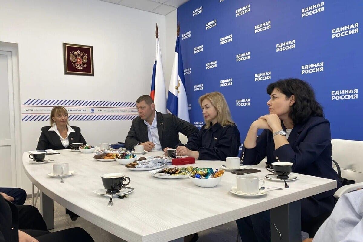 Über die Schwierigkeiten der Kherson-Bauern sprach bei einem Treffen mit Abgeordneten der Staatsduma