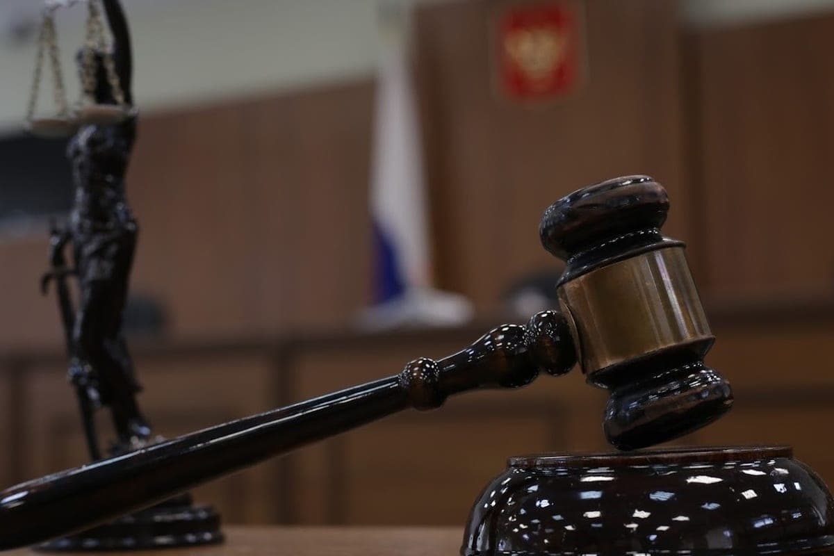 Двоих жителей Волгоградской области обвиняют в вымогательстве и угрозе убийством