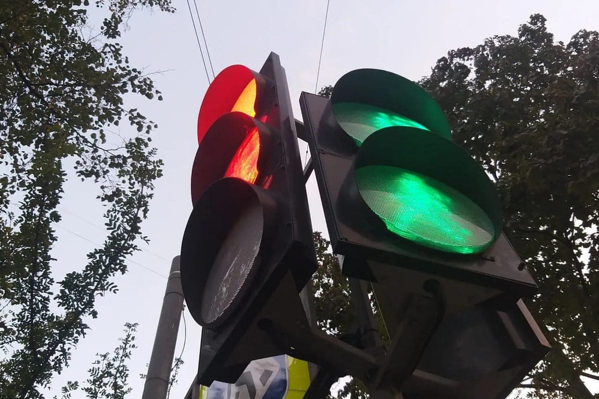 New traffic light on the Communist began work in Kaliningrad