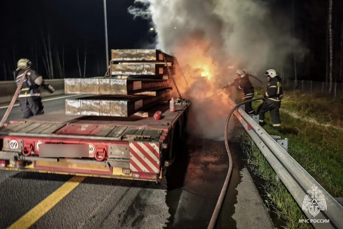 On the highway M-11 in the Tver region extinguished the truck