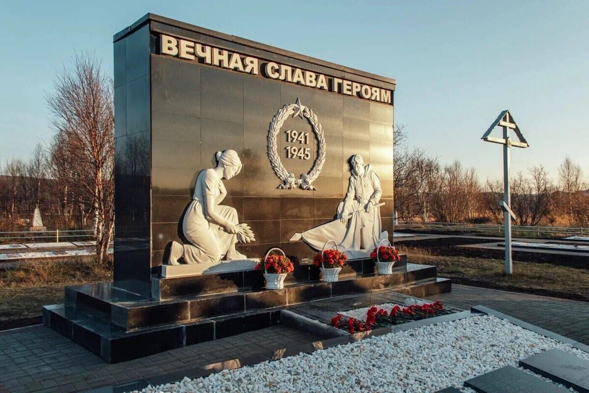 В Печенге обновили мемориал в память об освободителях Заполярья