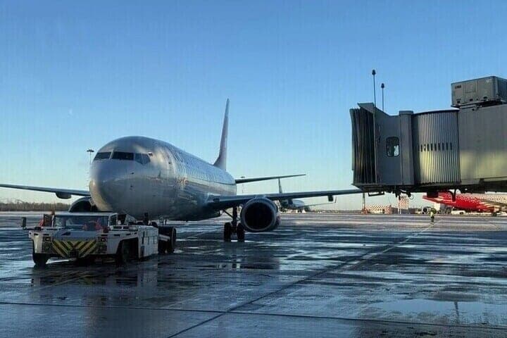 Из-за ограничений в небе рейсы в Мурманск прибудут с задержкой до 16 часов