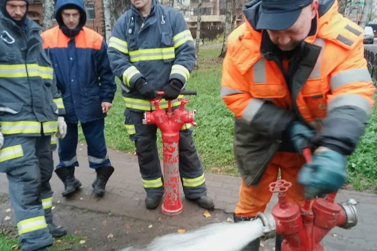 Не паркуйтесь у ПГ: в Архангельске проверяют пожарные гидранты