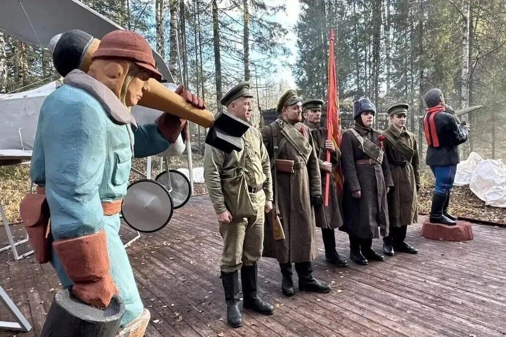 On the “Yuryevsky border” near Plesetsk, the figures of Ilyushin, Skrobuk and Lobanov were installed