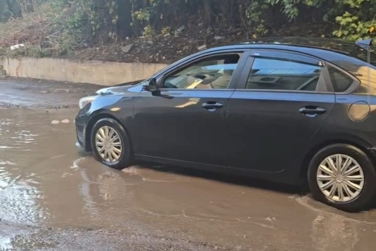 Residents of Izvilysta in Rostov complain about the streams of sewage on the street