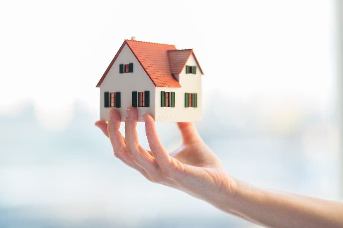 В Архангельской области распродают недвижимость должников