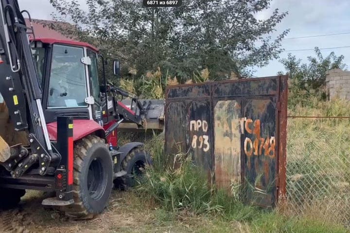 Illegal fence with gates demolished in Makhachkala