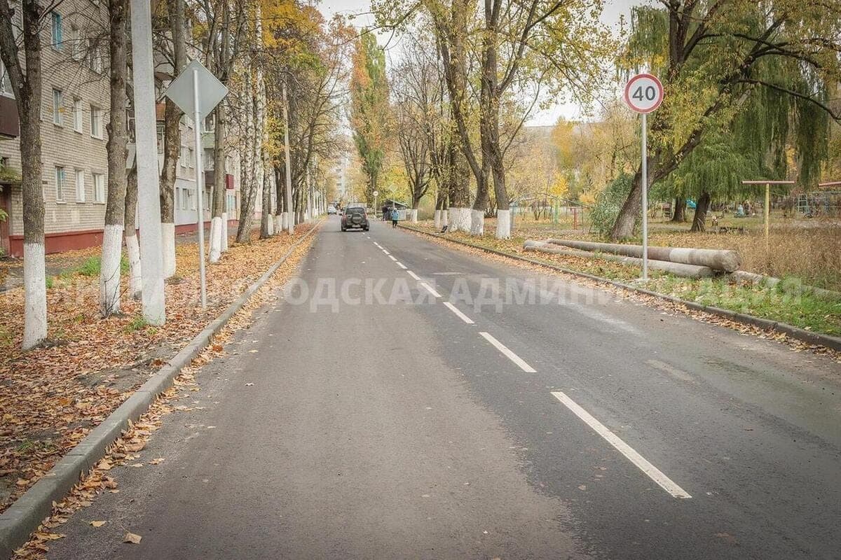 В Брянске на улице Вяземского обустроили две парковки
