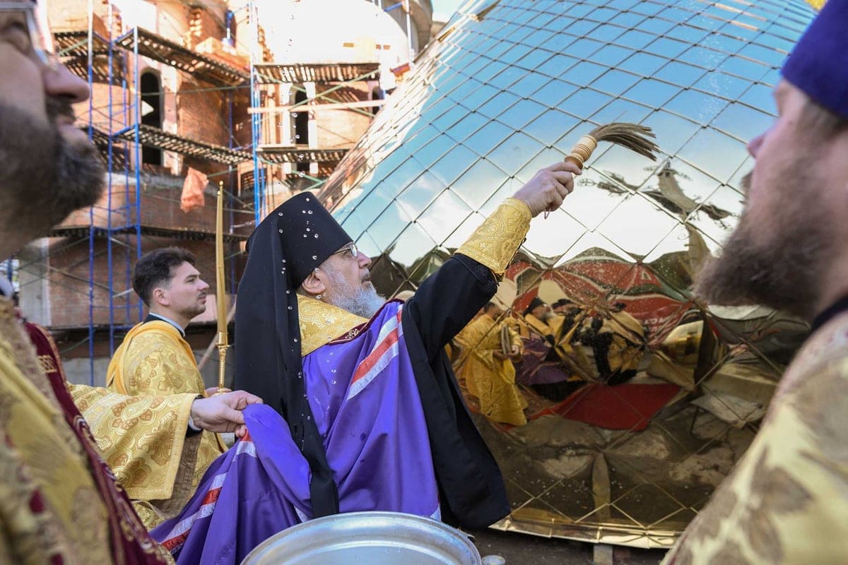 In Sochi consecrated the dome and cross of the future Church of the Nativity of Christ
