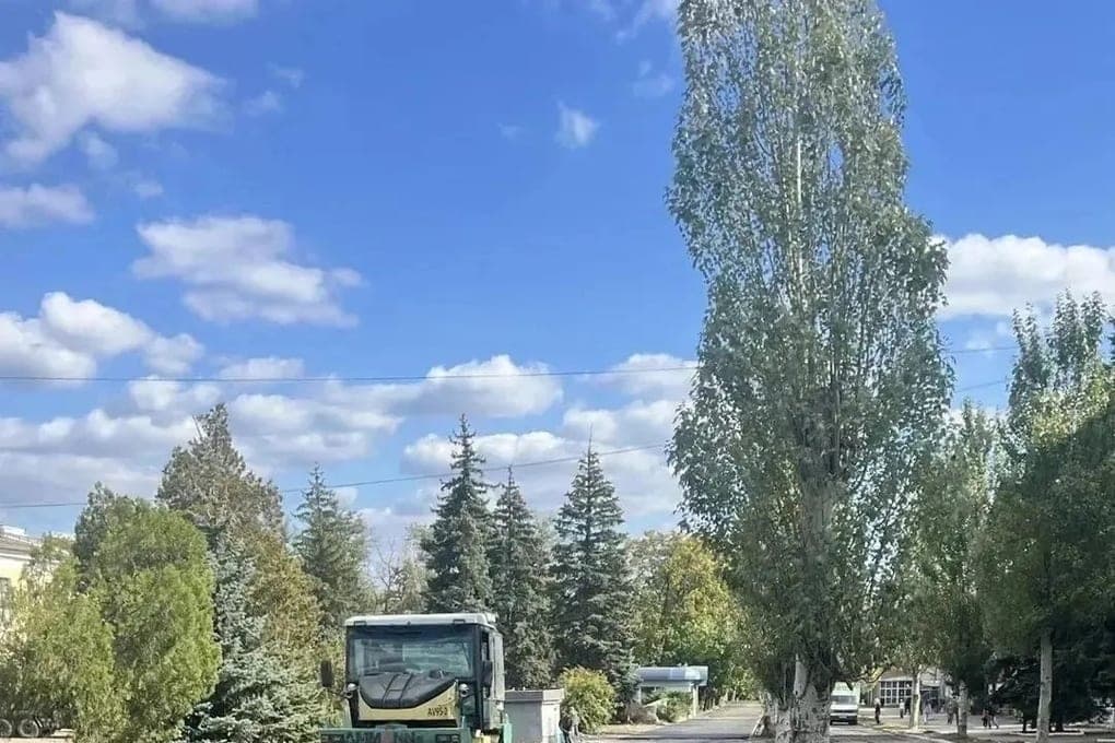 In Torez, Lenin Square and two city parks are being updated