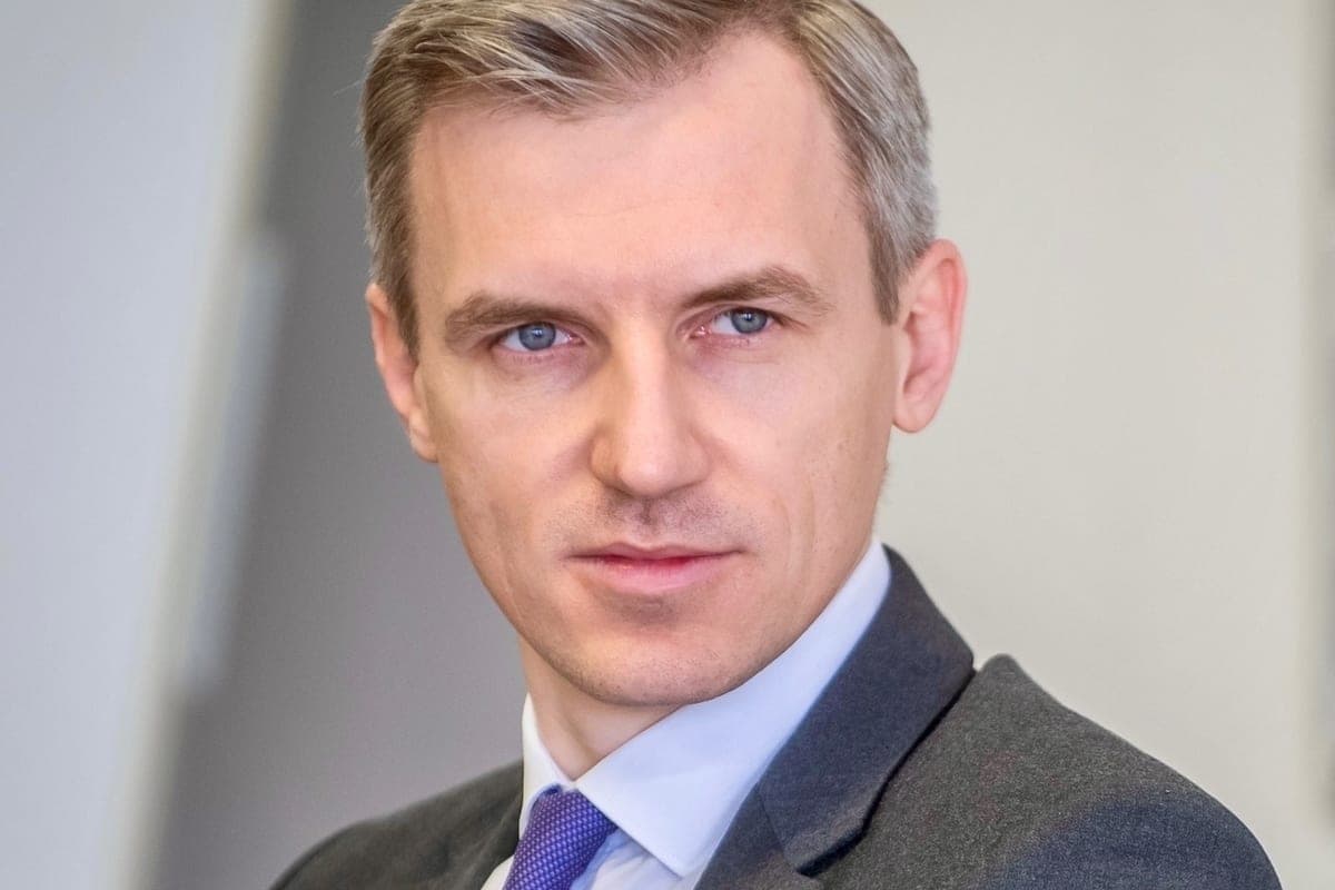 Vasily Anokhin fasste die Ergebnisse der Woche zusammen: Unterstützung für Lehrer, Entwicklung des Maschinenbaus und Modernisierung des Wohnraums in der Region Smolensk