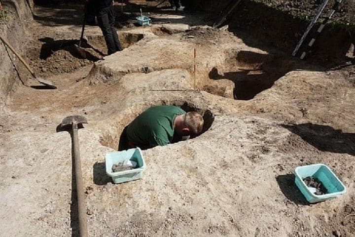 In Lukh, archaeologists discovered ancient burials up to four centuries old